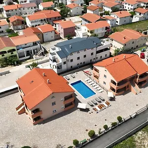 apartments-villa-lucky.hotelinzadar.com/