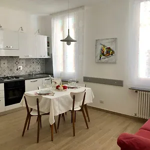 Apartment Temporary House De' Giudei, Bologna
