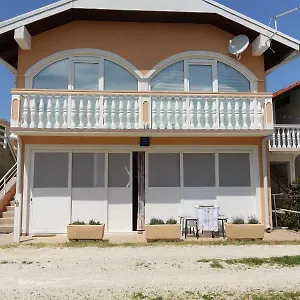 apartments-drago-nin.hotelinzadar.com/